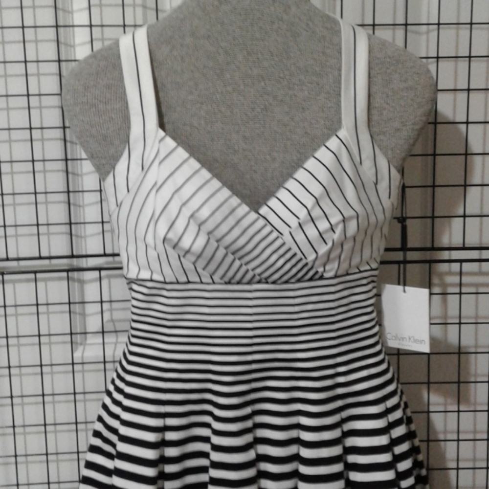 #SOLD#HP "Night Out"# Cocktail dress. NWT - Picture 2 of 6